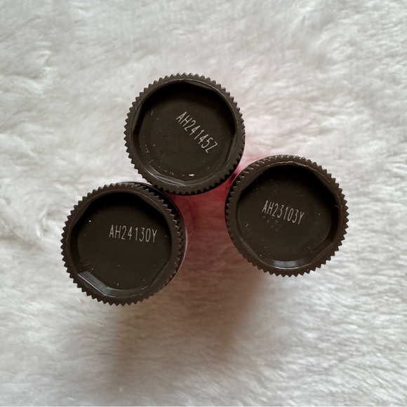 Burt’s Bees A lil Batty Mini Tinted Lip Balm Rose Hibiscus Red Dahlia - Picture 10 of 10